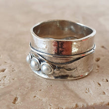 Load image into Gallery viewer, 3 Pearl Ring By Dervish
